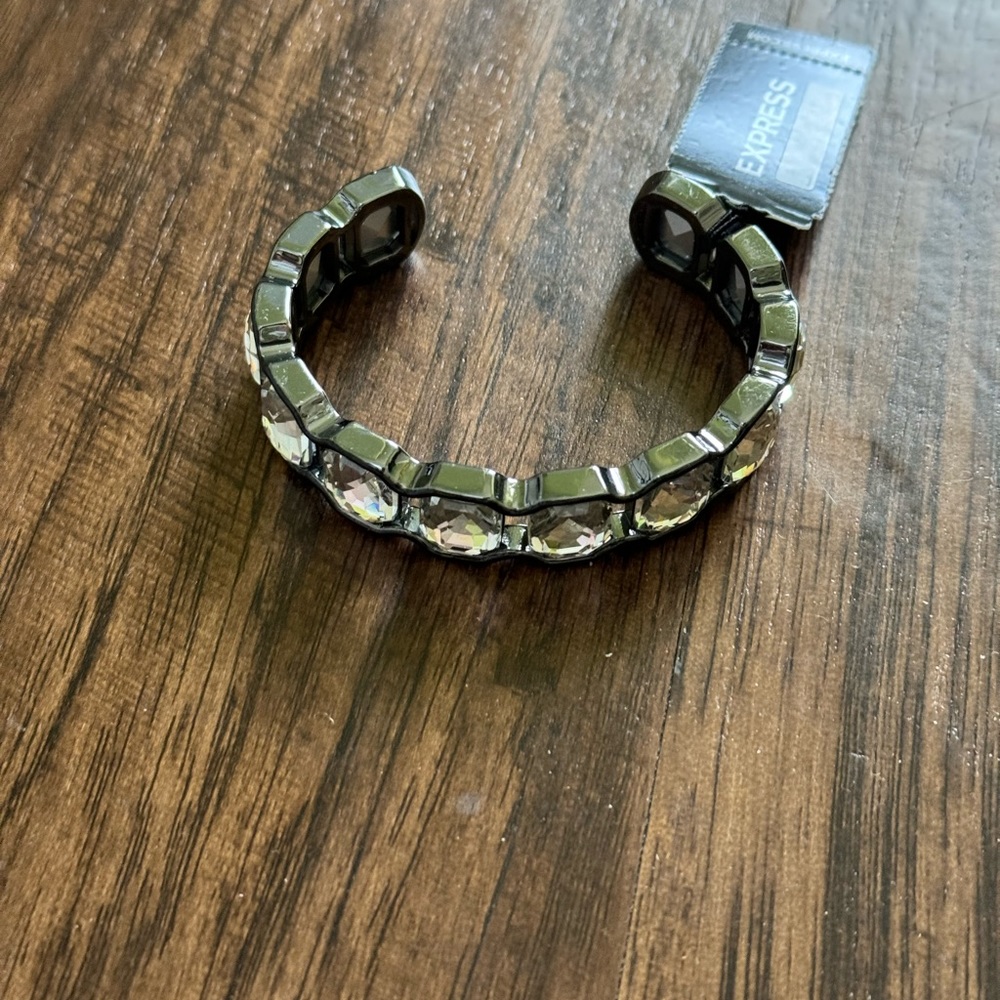 Express lined Rhinestone cuff bracelet - Picture 9 of 14